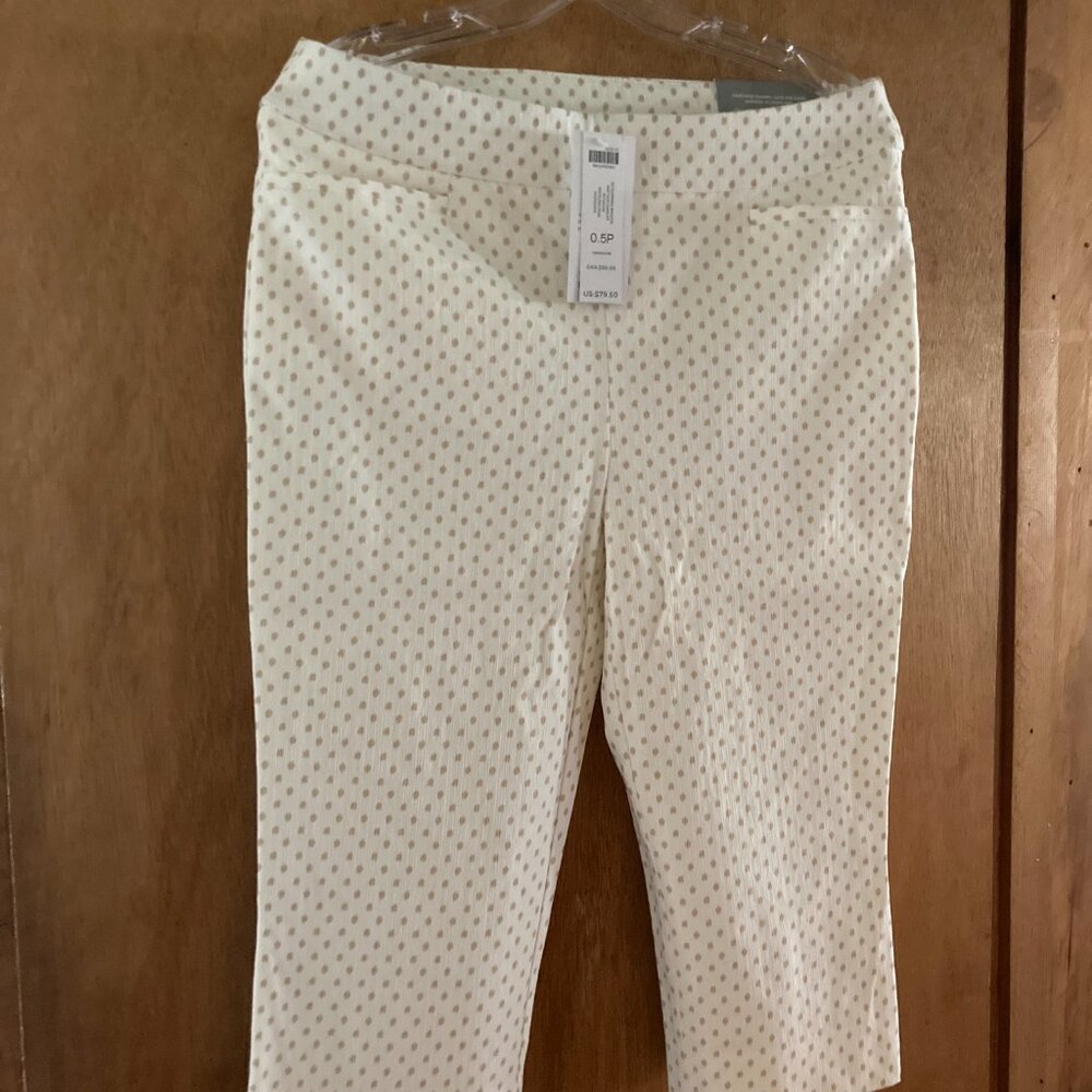 CHICO'S 0.5P (6P US) WHITE/NEUTRAL SO SLIMMING BRIGITTE CAPRI PANTS